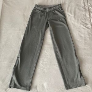 Women’s Nike Therma-Fit sweatpants